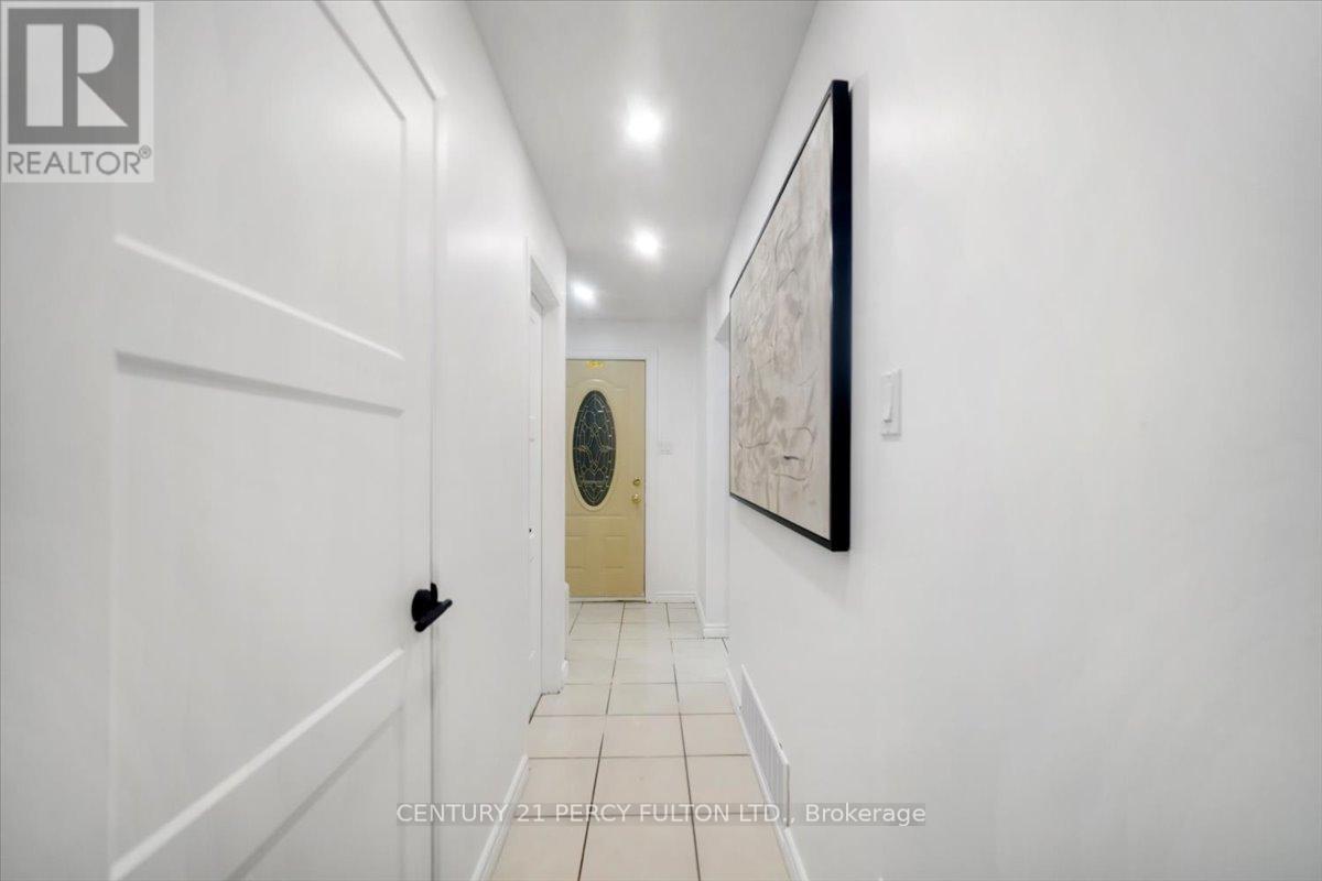 99 Palmdale Drive, Toronto, Ontario  M1T 1P2 - Photo 3 - E12640864