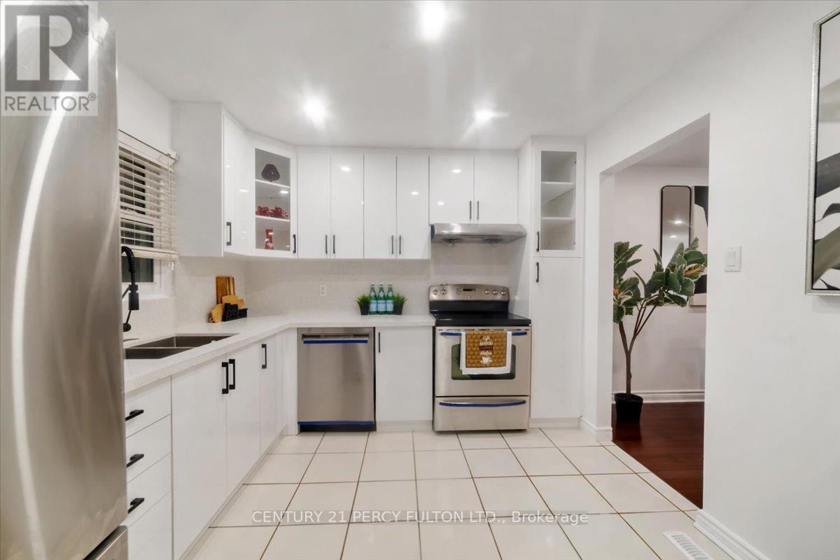 99 Palmdale Drive, Toronto, Ontario  M1T 1P2 - Photo 7 - E12640864