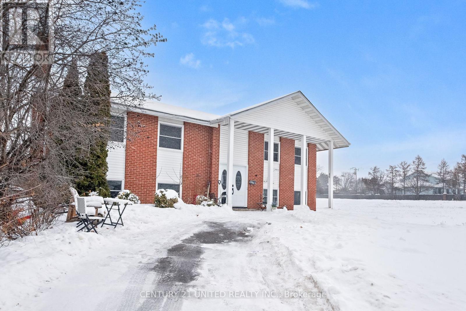 232 Queen Street, Cobourg, Ontario  K9A 1N5 - Photo 3 - X12634614