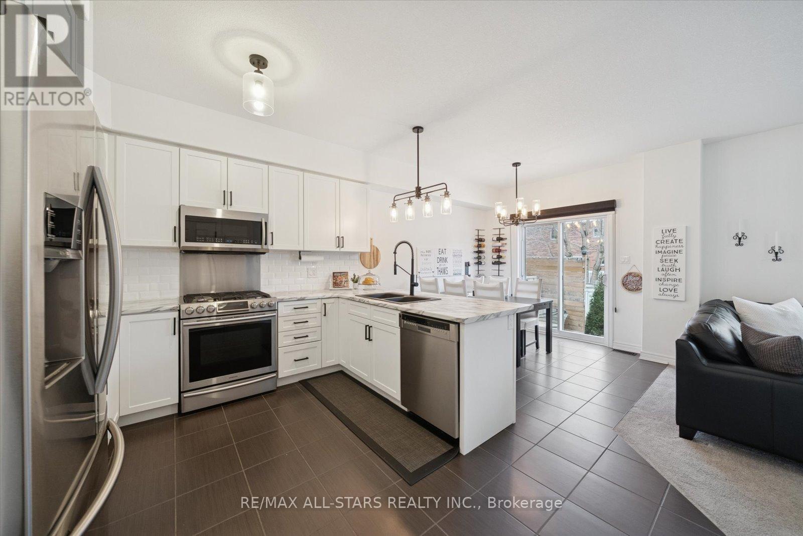 20 Carleton Trail, New Tecumseth (Beeton), Ontario  L0G 1A0 - Photo 8 - N12640880