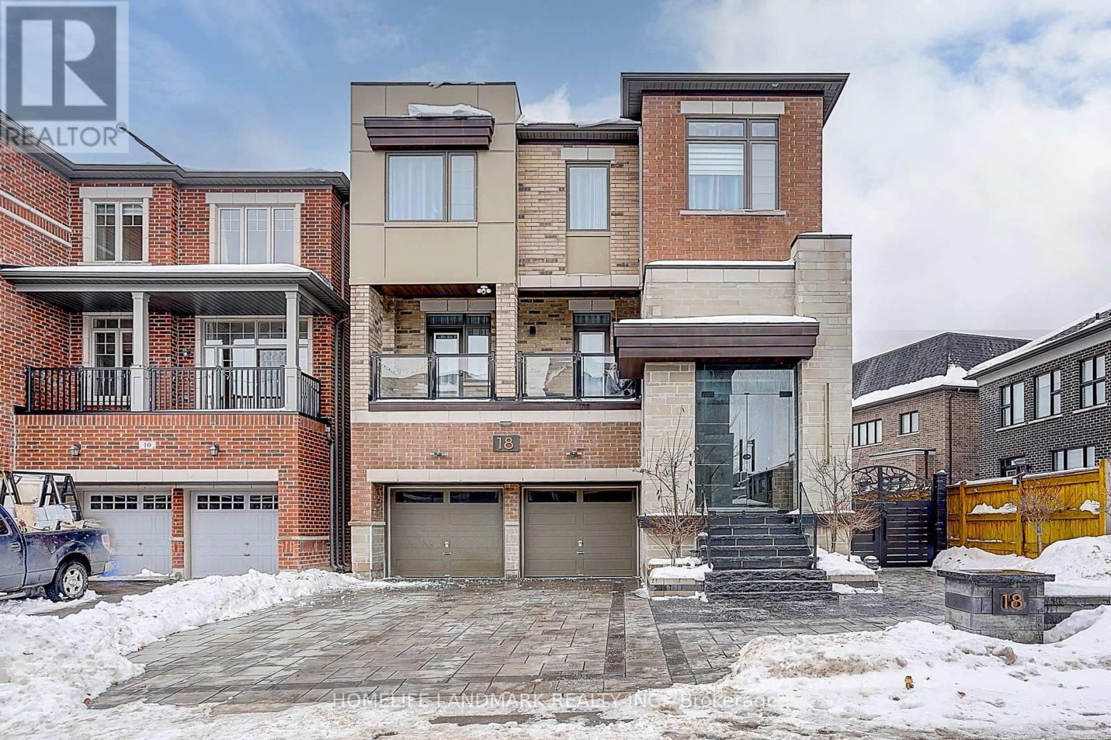 18 CAINE STREET, Richmond Hill, Ontario