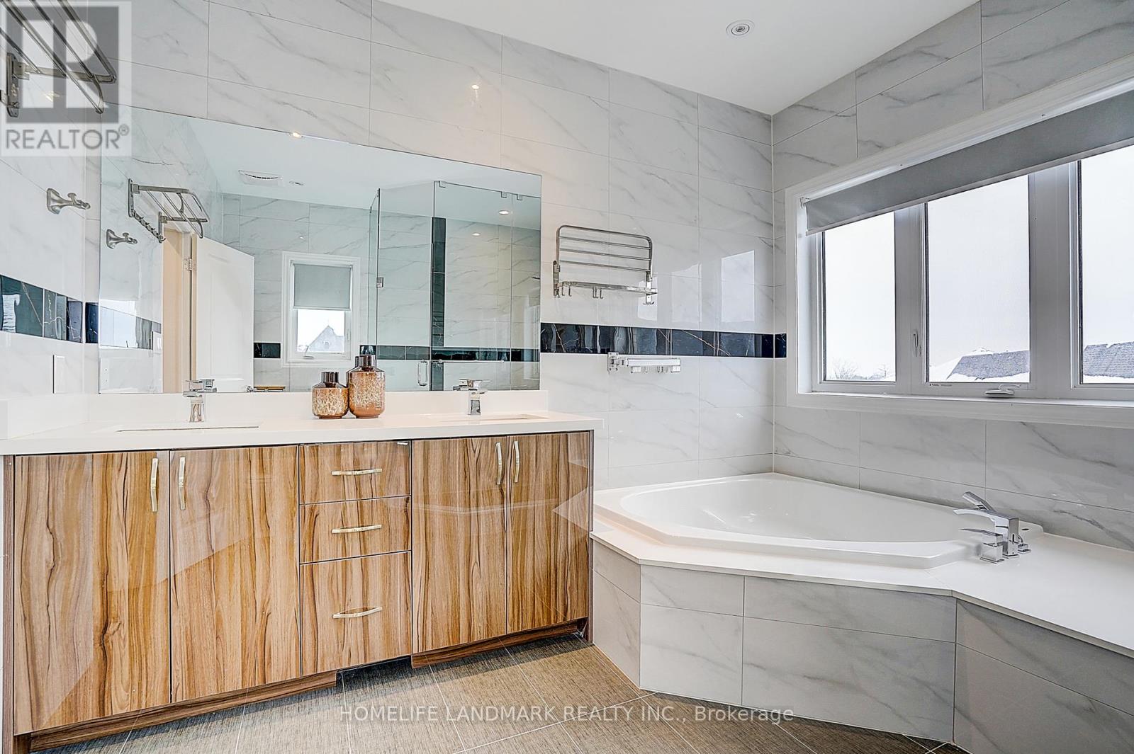 18 Caine Street, Richmond Hill, Ontario  L4S 0H2 - Photo 35 - N12640906