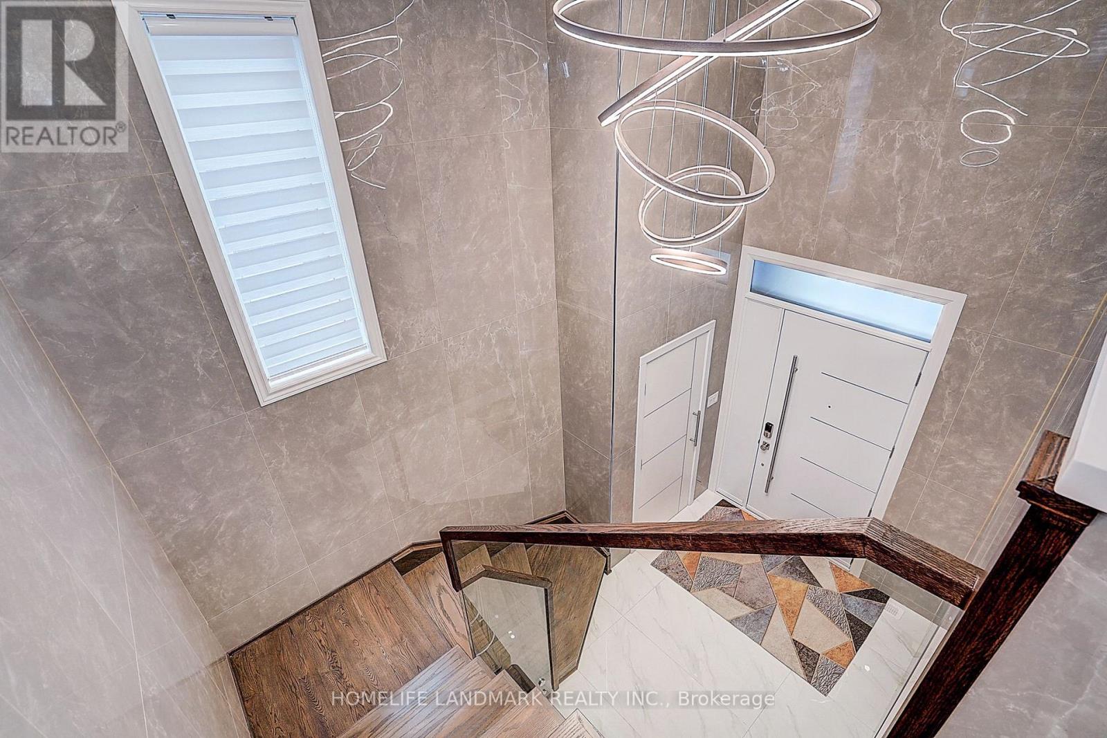 18 Caine Street, Richmond Hill, Ontario  L4S 0H2 - Photo 4 - N12640906