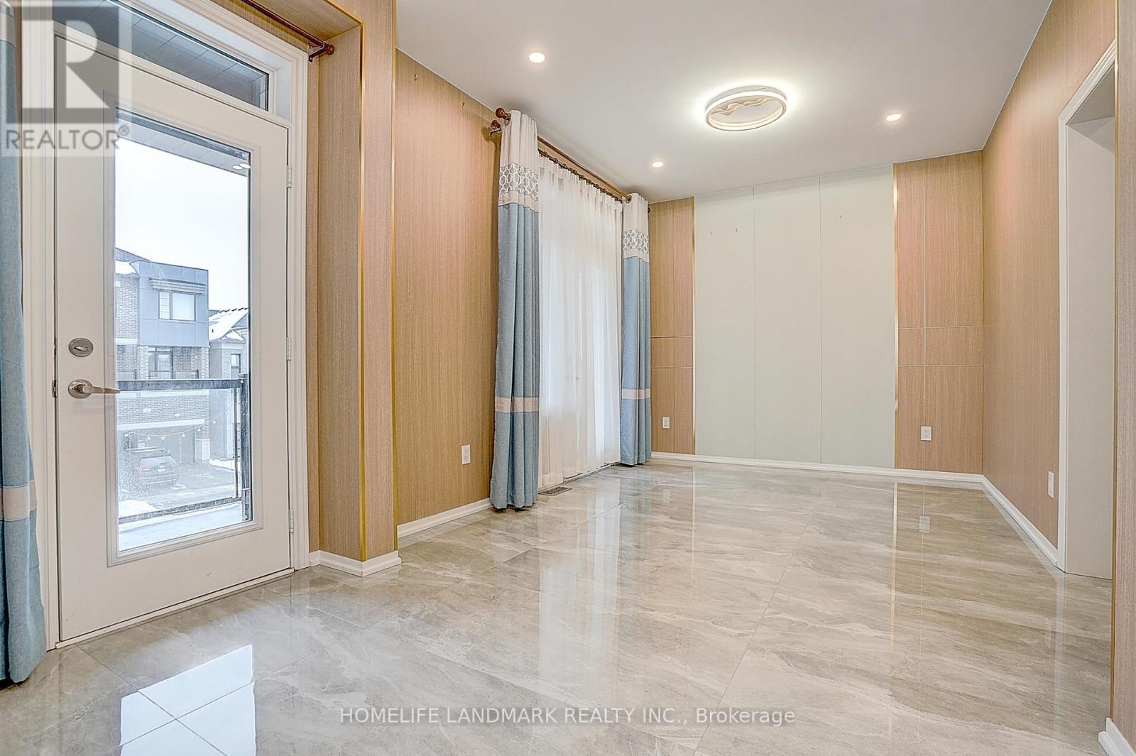 18 Caine Street, Richmond Hill, Ontario  L4S 0H2 - Photo 5 - N12640906