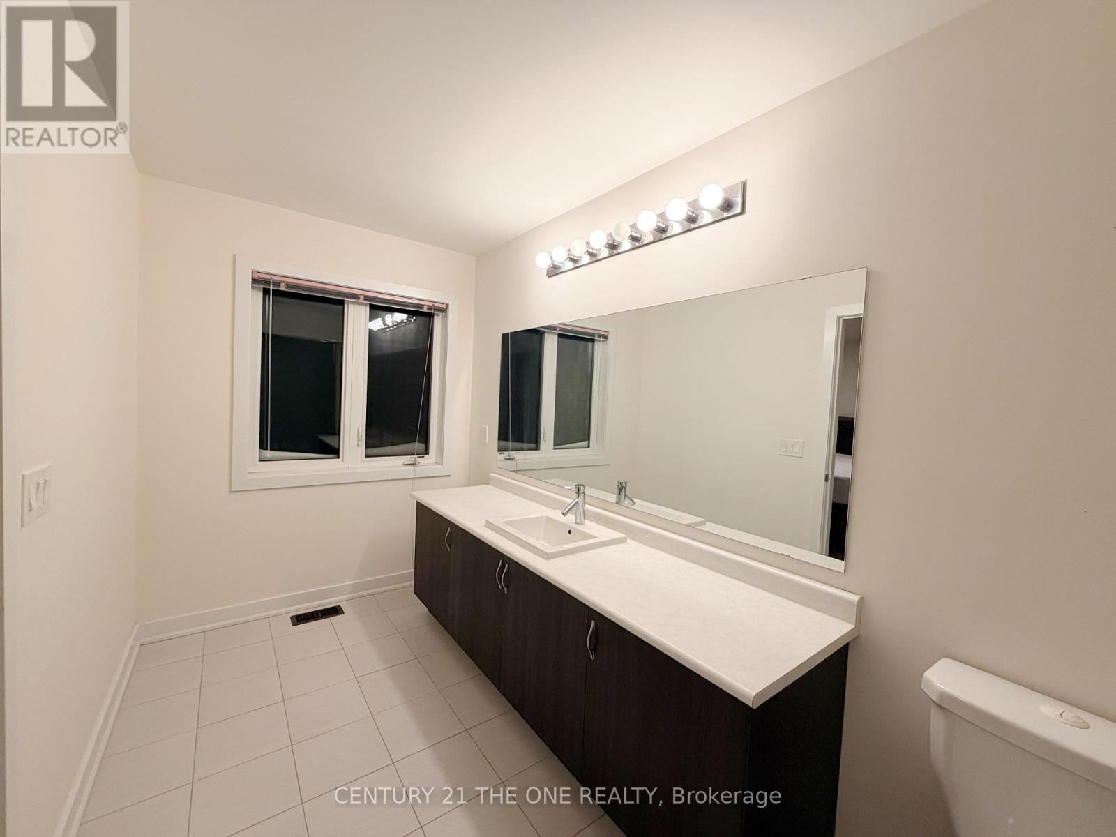 8 Anchusa Drive, Richmond Hill, Ontario  L4E 0Z2 - Photo 14 - N12640928