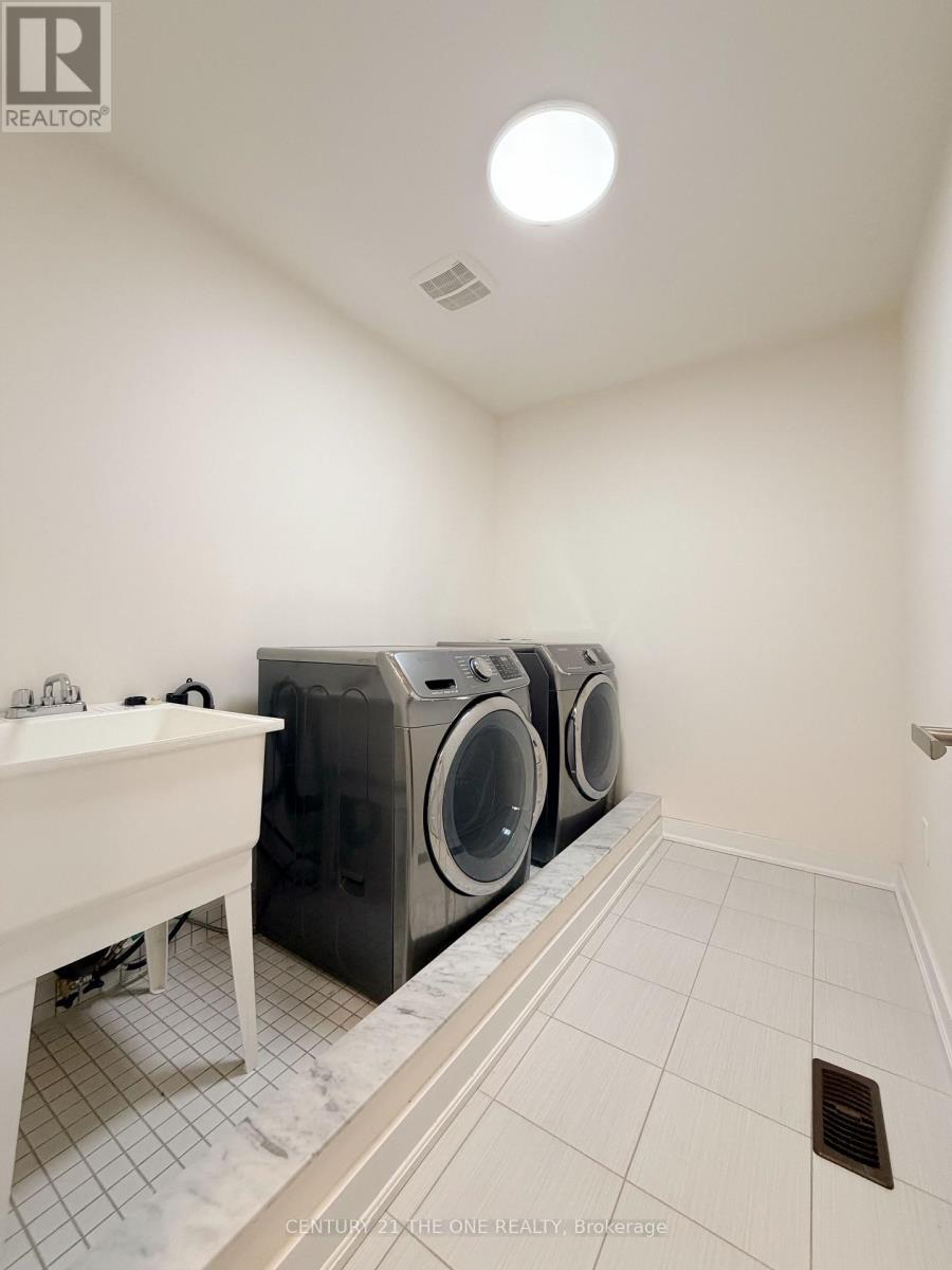 8 Anchusa Drive, Richmond Hill, Ontario  L4E 0Z2 - Photo 16 - N12640928