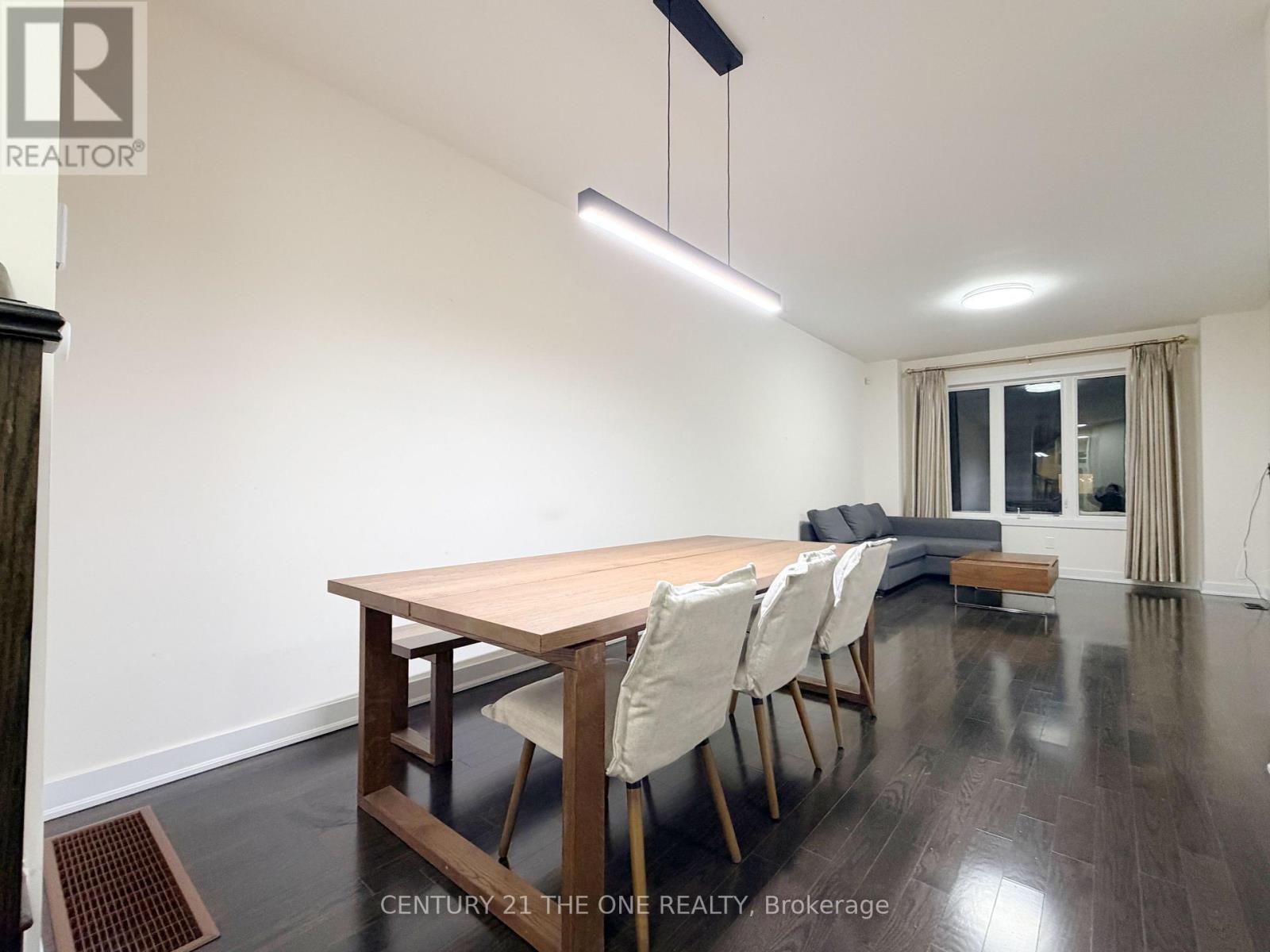 8 Anchusa Drive, Richmond Hill, Ontario  L4E 0Z2 - Photo 4 - N12640928