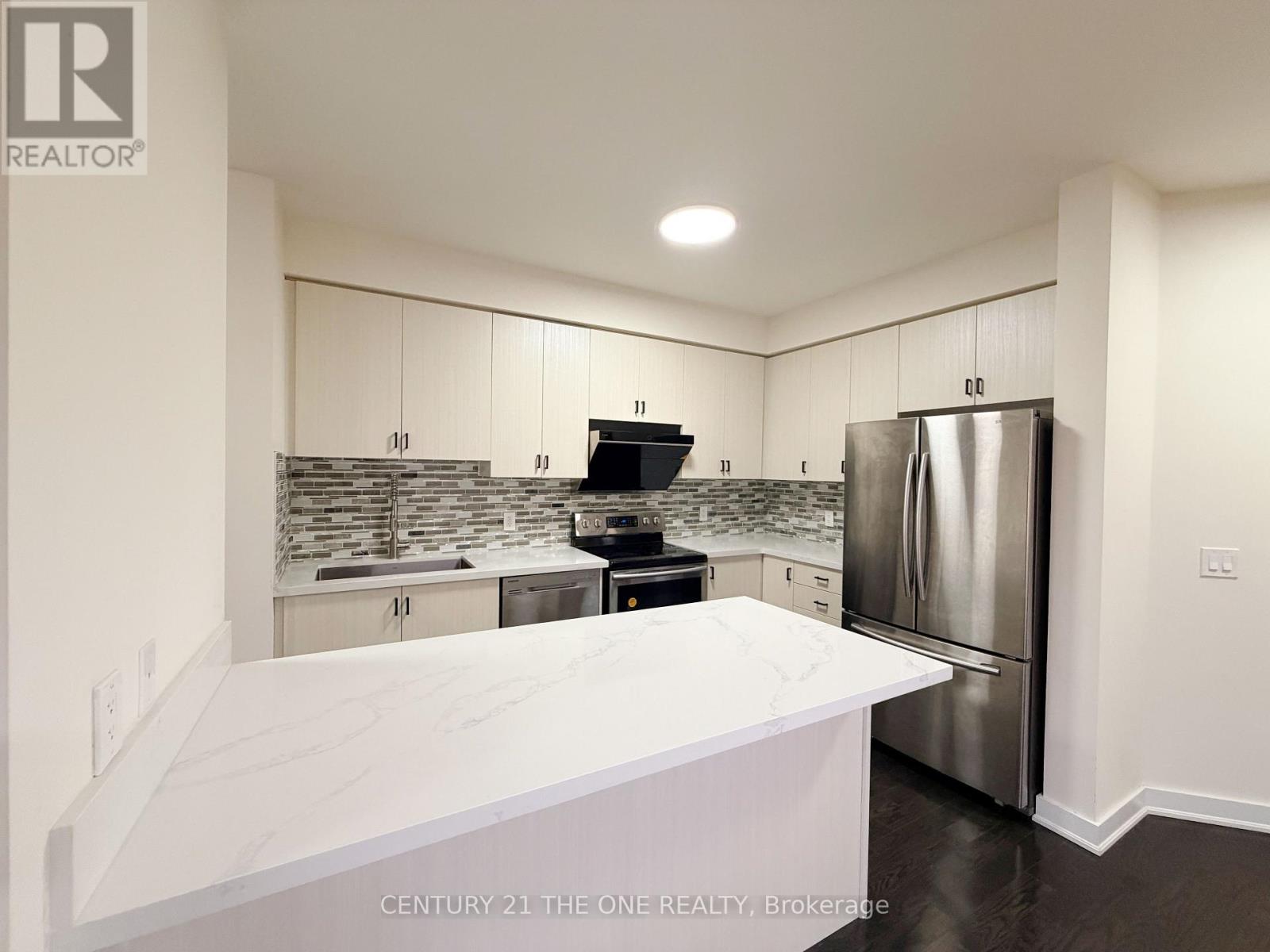 8 Anchusa Drive, Richmond Hill, Ontario  L4E 0Z2 - Photo 6 - N12640928