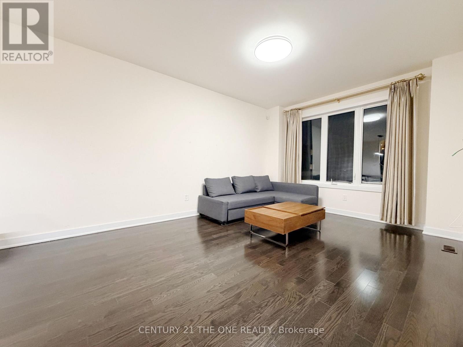 8 Anchusa Drive, Richmond Hill, Ontario  L4E 0Z2 - Photo 8 - N12640928