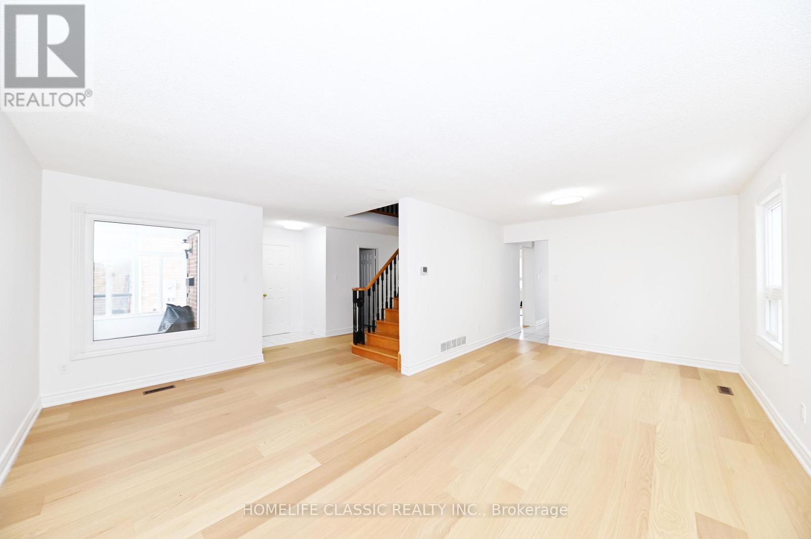 119 Cromwell Road, Vaughan, Ontario  L6A 1T9 - Photo 3 - N12640932