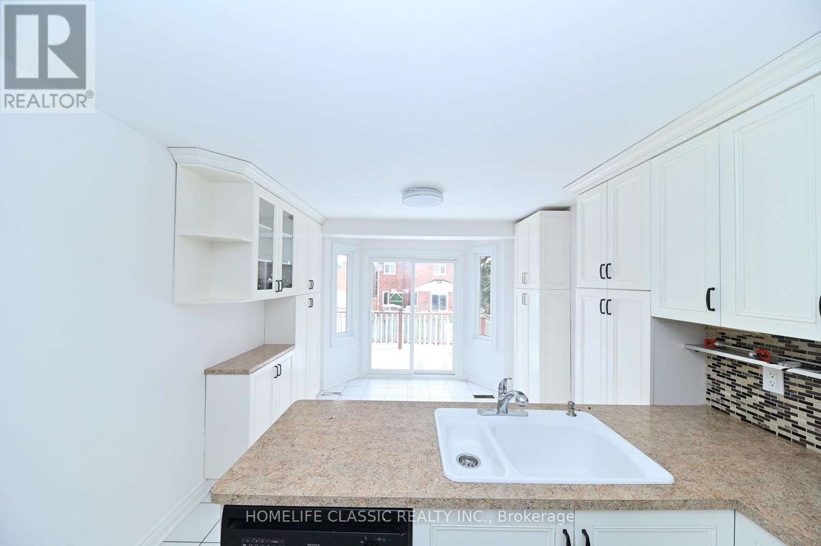 119 Cromwell Road, Vaughan, Ontario  L6A 1T9 - Photo 7 - N12640932