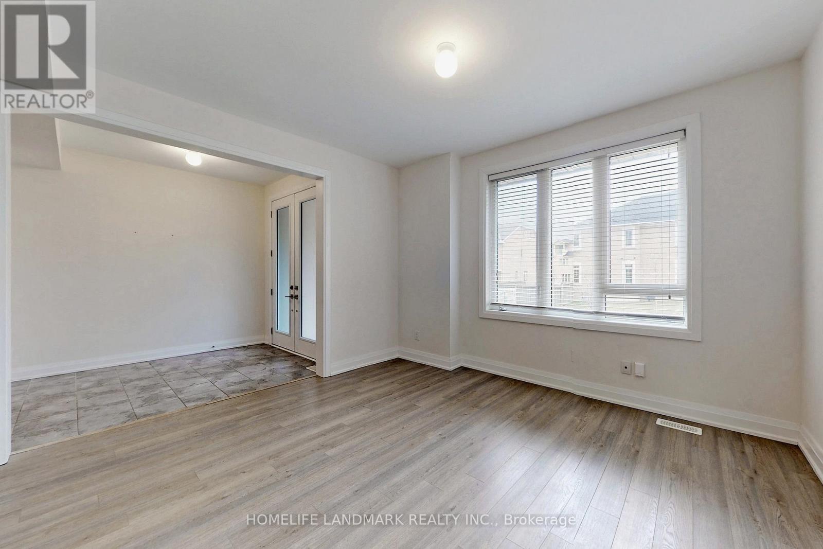 47 Sparks Street, Aurora, Ontario  L4G 0Z9 - Photo 3 - N12640950