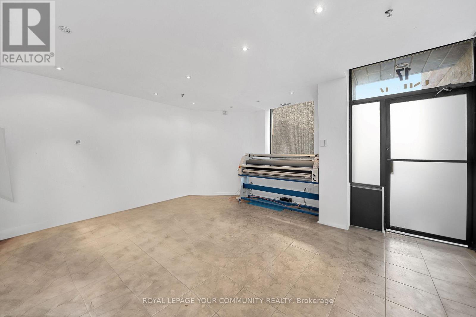 17 - 45 Casmir Court, Vaughan, Ontario  L4K 4H5 - Photo 5 - N12640998