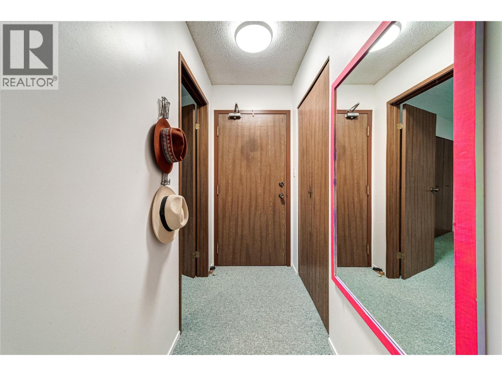 775 Balmer Crescent Unit# 201, Elkford, British Columbia V0B 1H0 - Photo 2 - 10370917