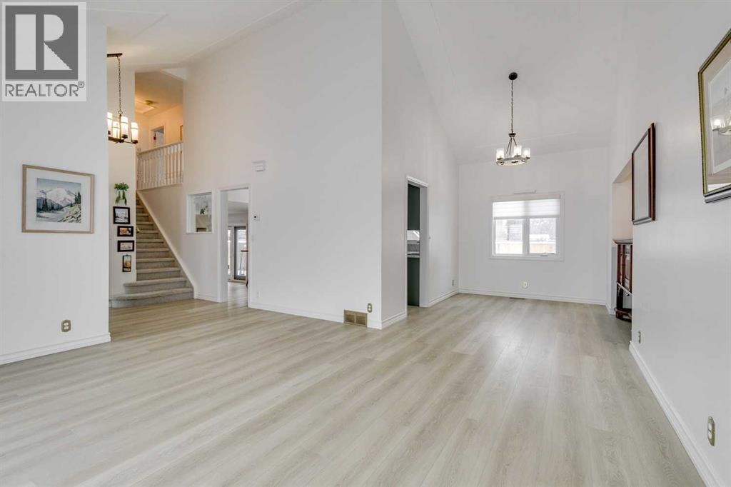 432 129 Avenue Se, Calgary, Alberta  T2J 4A9 - Photo 7 - A2273392