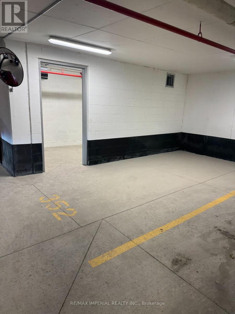 1215 - 3009 Novar Road, Mississauga, Ontario  L5B 1H7 - Photo 21 - W12640830