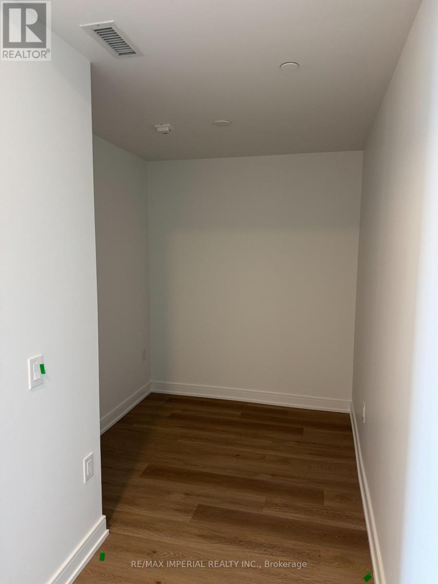 1215 - 3009 Novar Road, Mississauga, Ontario  L5B 1H7 - Photo 9 - W12640830