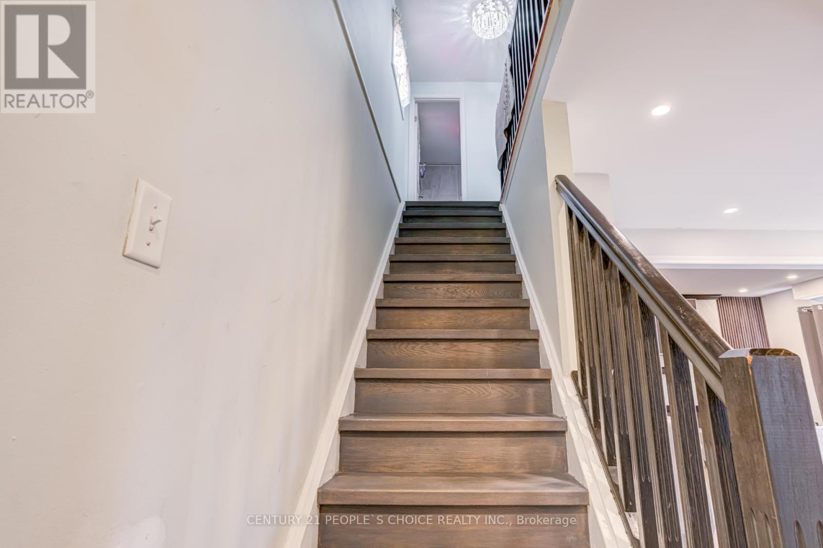 18 Hernon Court, Brampton, Ontario  L6S 2B9 - Photo 14 - W12640860