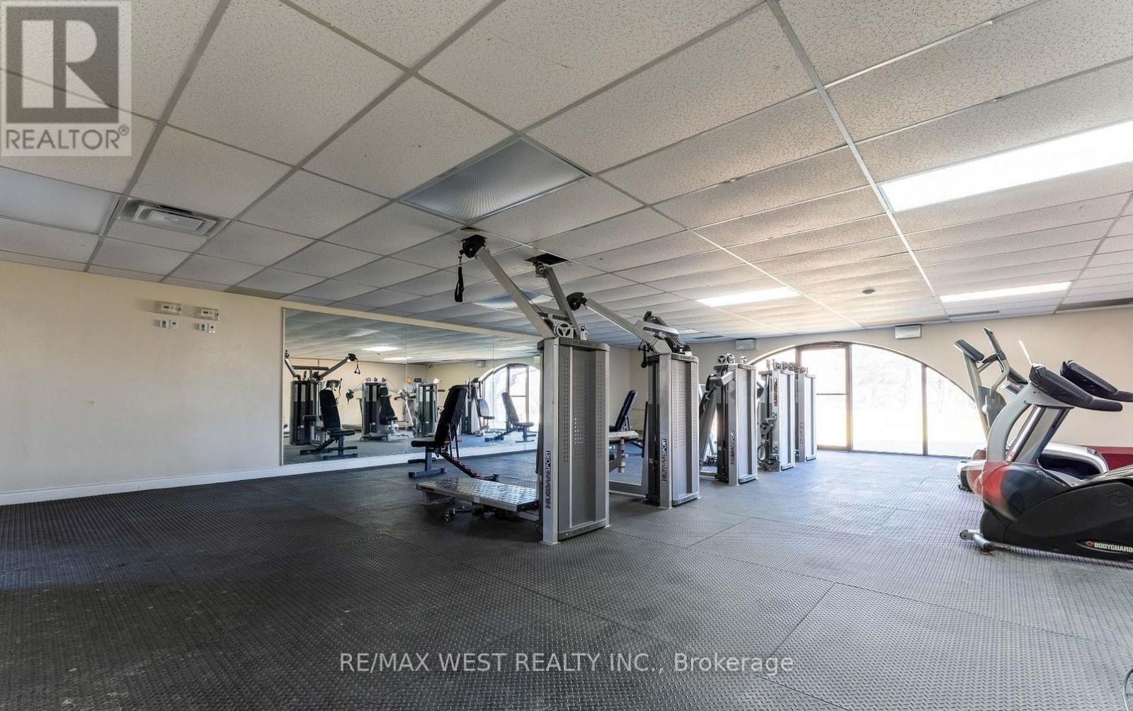 315 - 50 Mississauga Valley Boulevard, Mississauga, Ontario L5A 3S2 - Photo 12 - W12640884