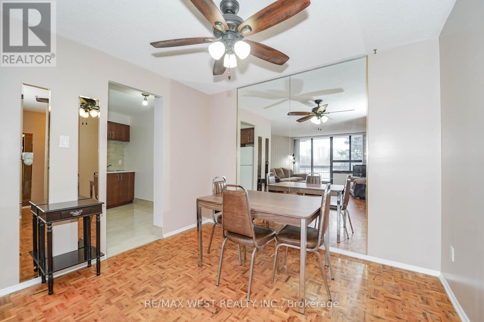 315 - 50 Mississauga Valley Boulevard, Mississauga, Ontario L5A 3S2 - Photo 3 - W12640884