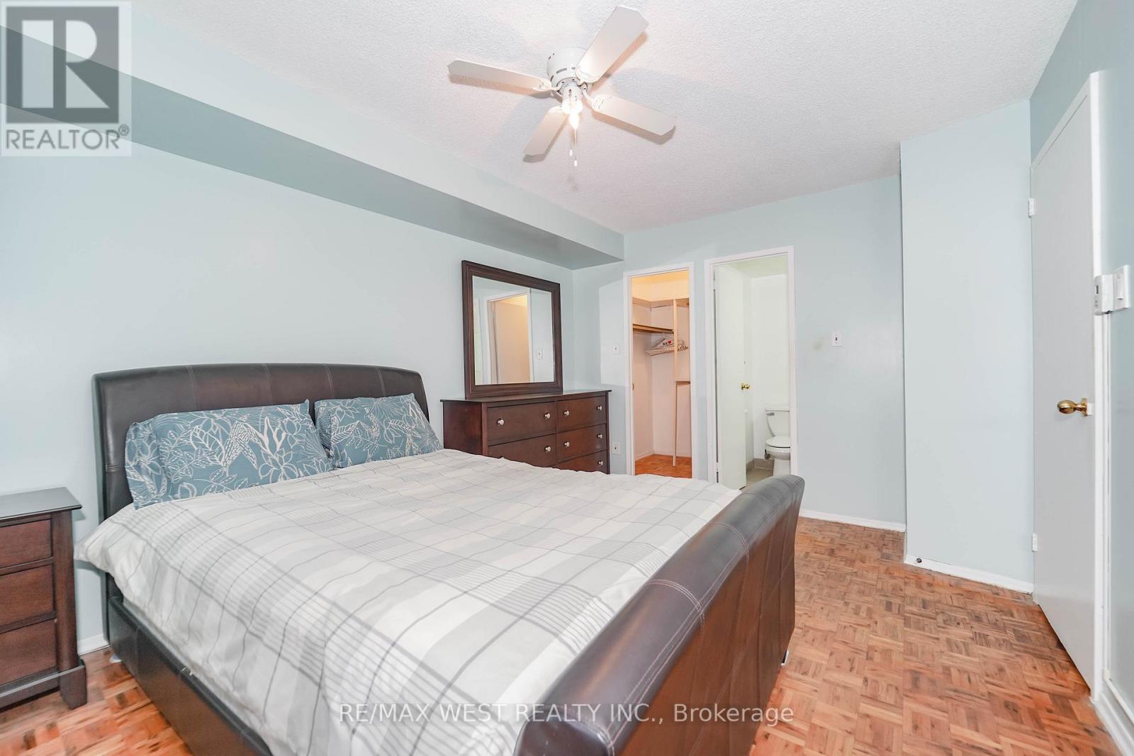 315 - 50 Mississauga Valley Boulevard, Mississauga, Ontario L5A 3S2 - Photo 4 - W12640884