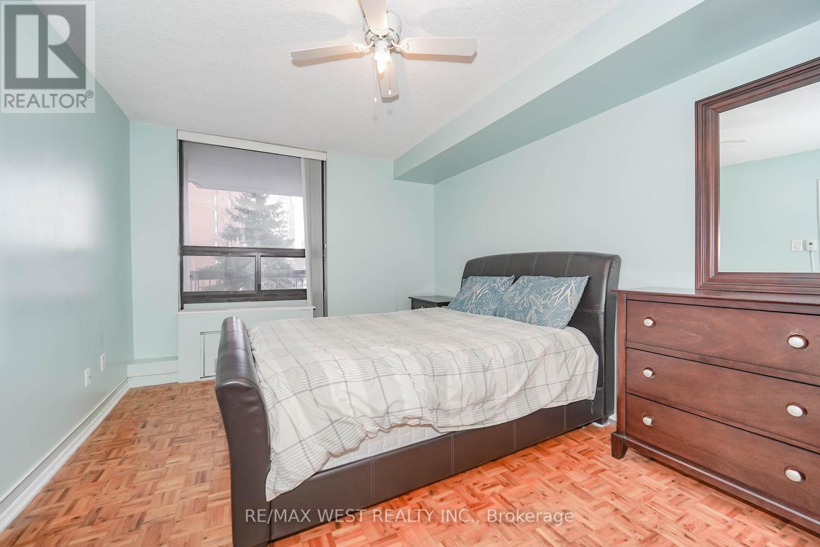 315 - 50 Mississauga Valley Boulevard, Mississauga, Ontario L5A 3S2 - Photo 5 - W12640884