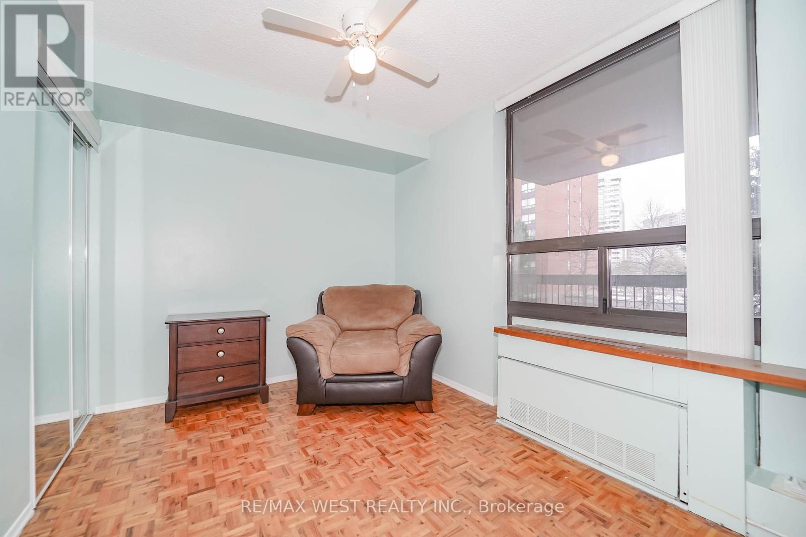 315 - 50 Mississauga Valley Boulevard, Mississauga, Ontario L5A 3S2 - Photo 7 - W12640884