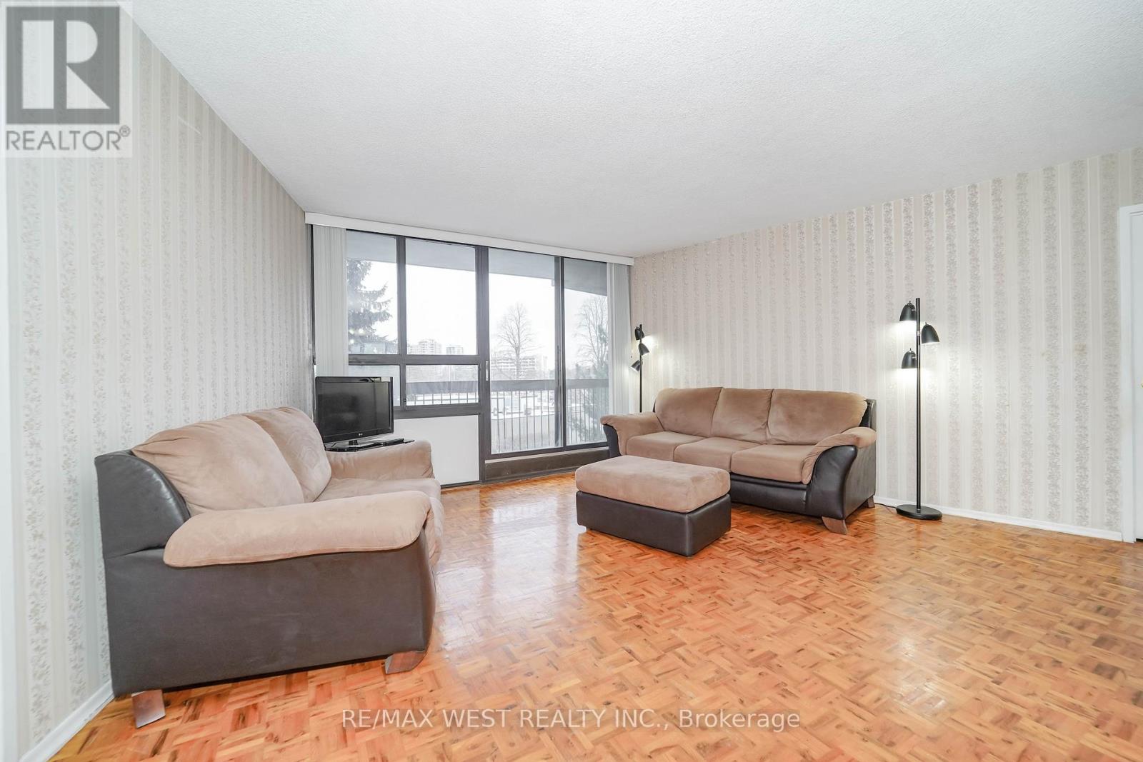 315 - 50 Mississauga Valley Boulevard, Mississauga, Ontario L5A 3S2 - Photo 9 - W12640884