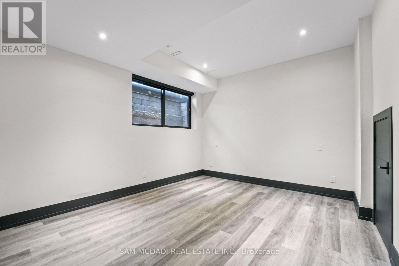 417 Union Street, Oakville, Ontario  L6J 1E7 - Photo 42 - W12640918