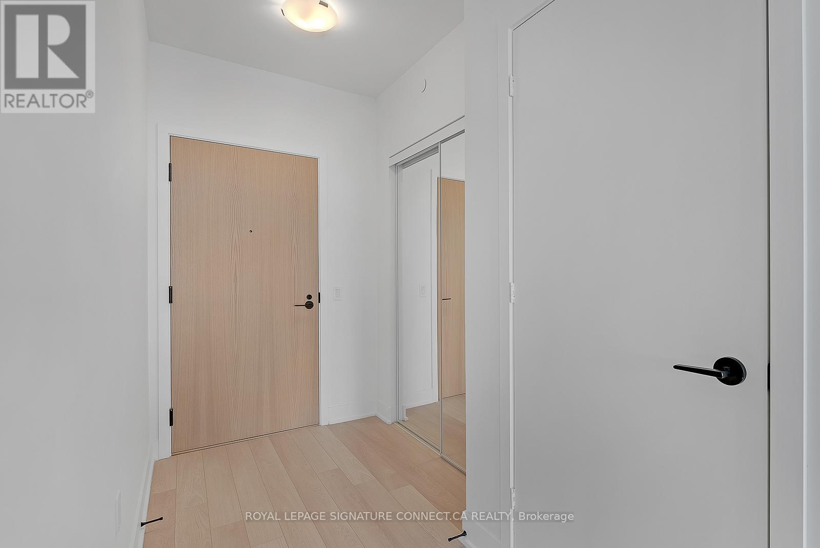 620 - 50 George Butchart Drive, Toronto, Ontario  M3K 0C9 - Photo 2 - W12640938