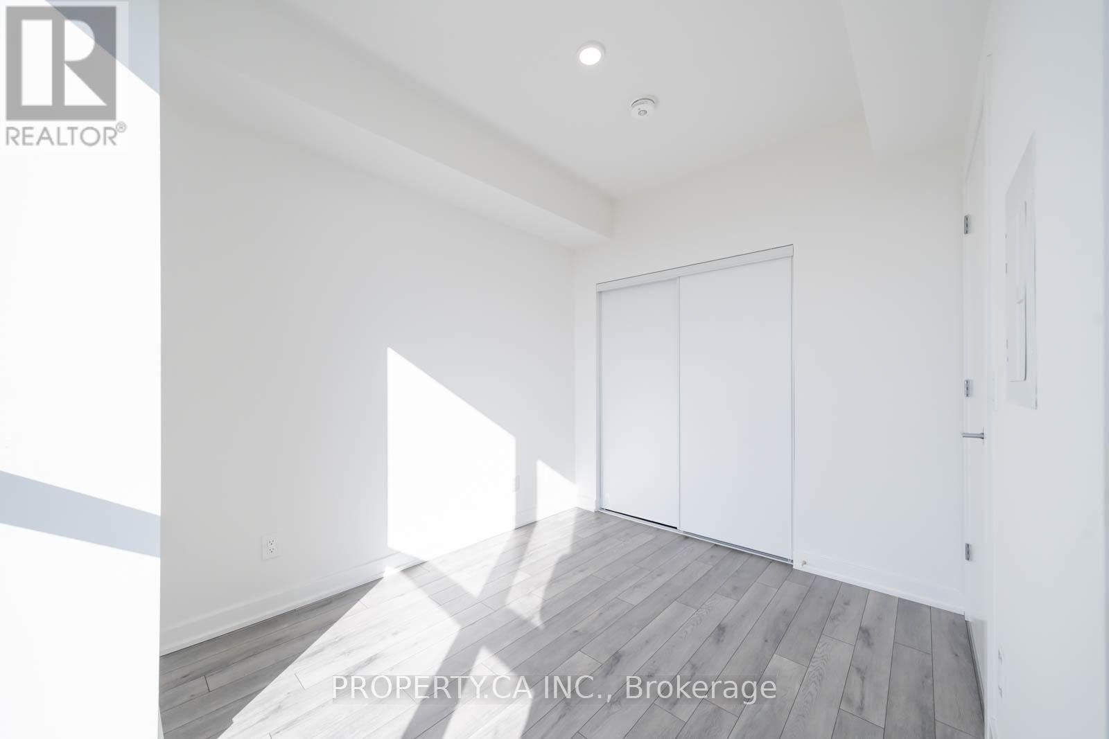 1210 - 3071 Trafalgar Road, Oakville, Ontario  L6H 8C6 - Photo 8 - W12640940