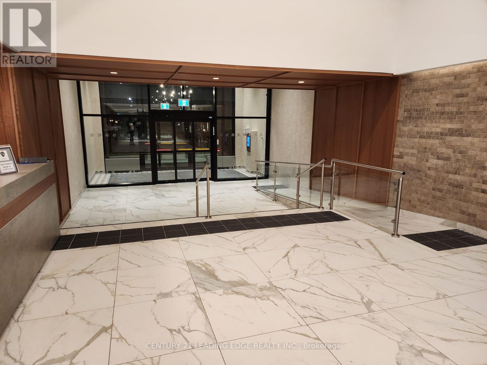 107 - 2300 St Clair Avenue W, Toronto (Junction Area), Ontario  M6N 0B3 - Photo 2 - W12640958