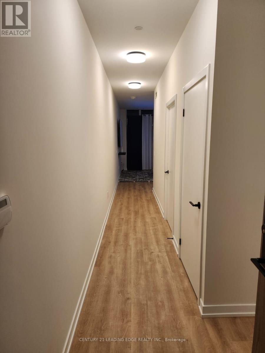 107 - 2300 St Clair Avenue W, Toronto (Junction Area), Ontario  M6N 0B3 - Photo 4 - W12640958