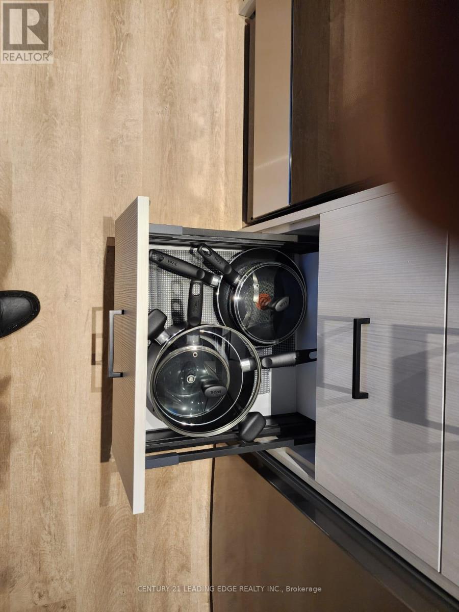 107 - 2300 St Clair Avenue W, Toronto (Junction Area), Ontario  M6N 0B3 - Photo 5 - W12640958