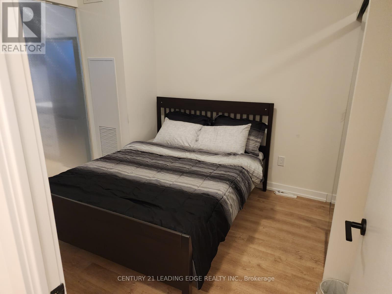 107 - 2300 St Clair Avenue W, Toronto (Junction Area), Ontario  M6N 0B3 - Photo 7 - W12640958