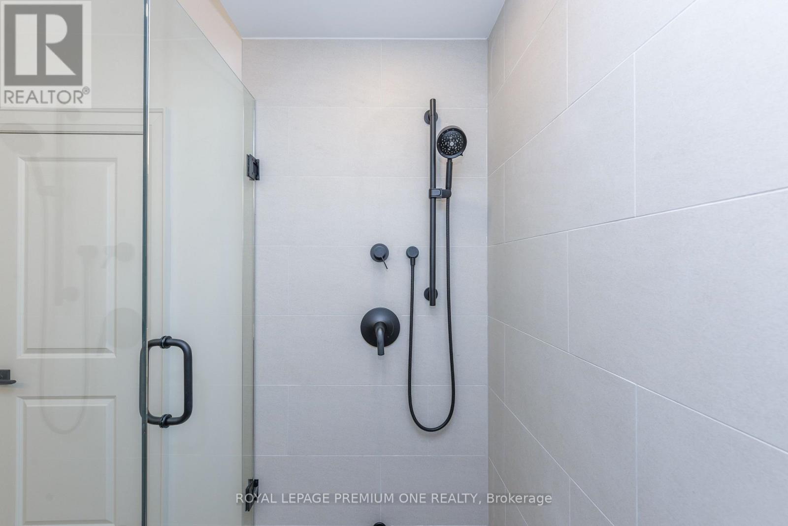 73 - 40 Lunar Crescent, Mississauga, Ontario  L5M 2R4 - Photo 19 - W12640976