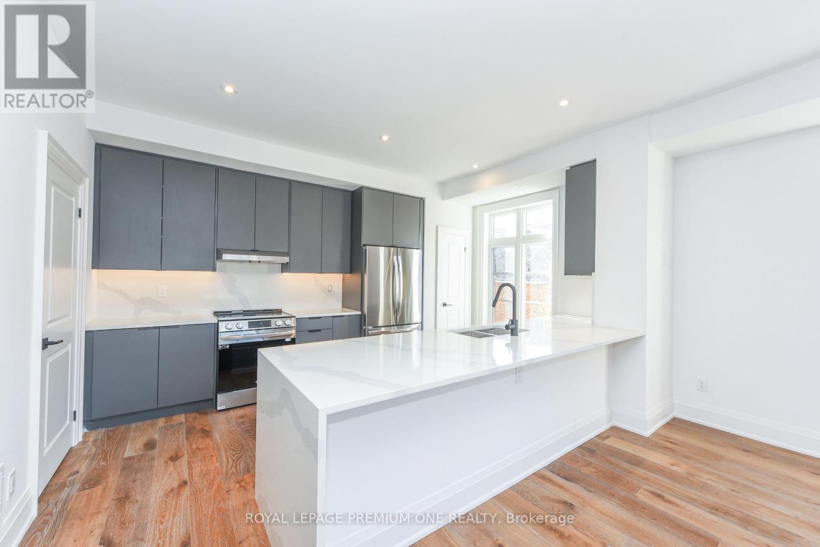 73 - 40 Lunar Crescent, Mississauga, Ontario  L5M 2R4 - Photo 5 - W12640976