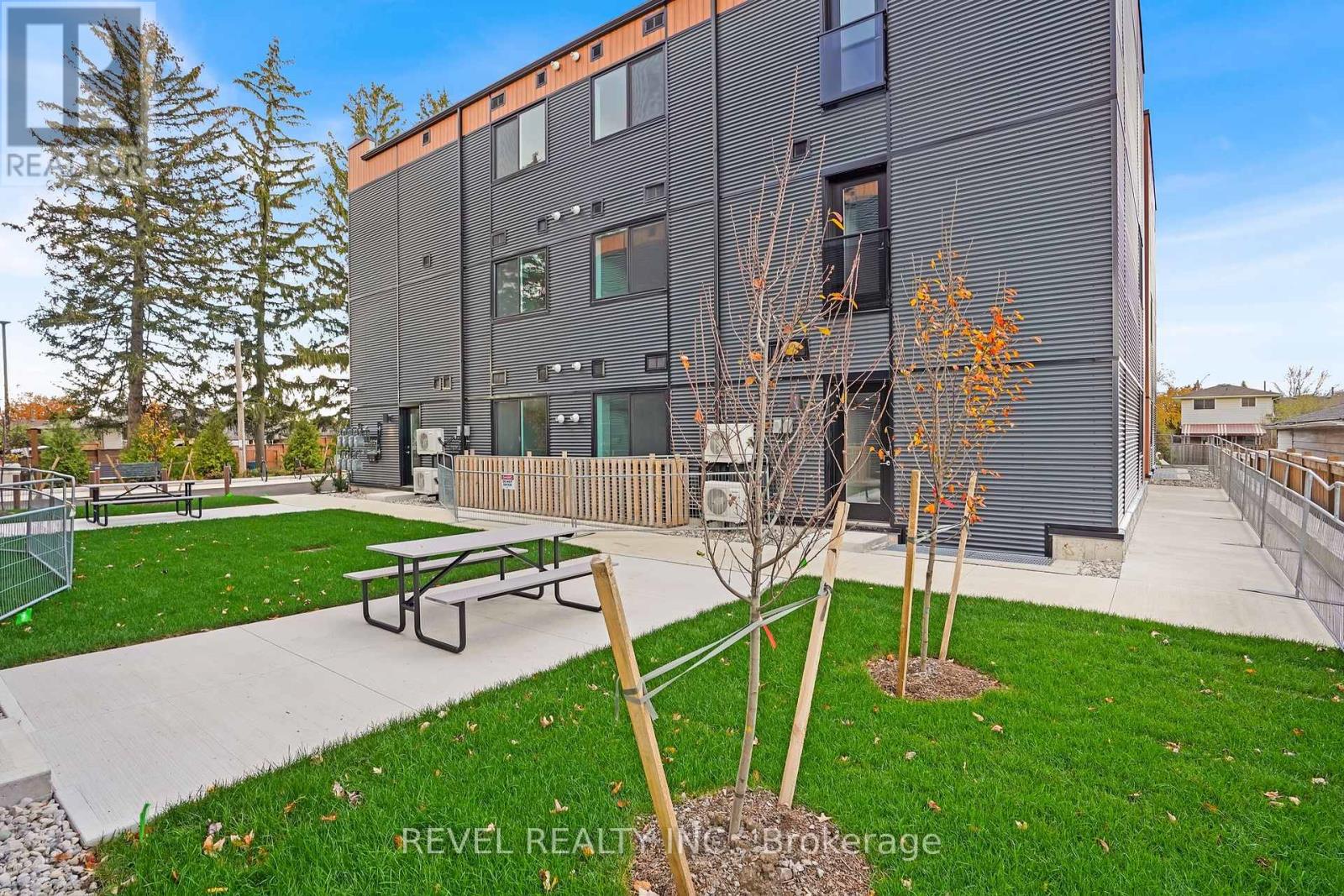 2d - 261 King Street E, Hamilton, Ontario  L8G 1L9 - Photo 24 - X12640872