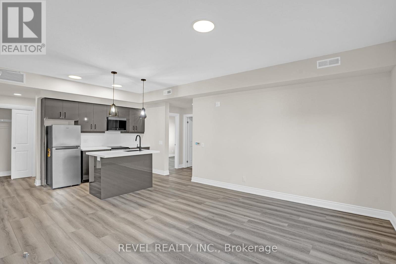 2d - 261 King Street E, Hamilton, Ontario  L8G 1L9 - Photo 3 - X12640872