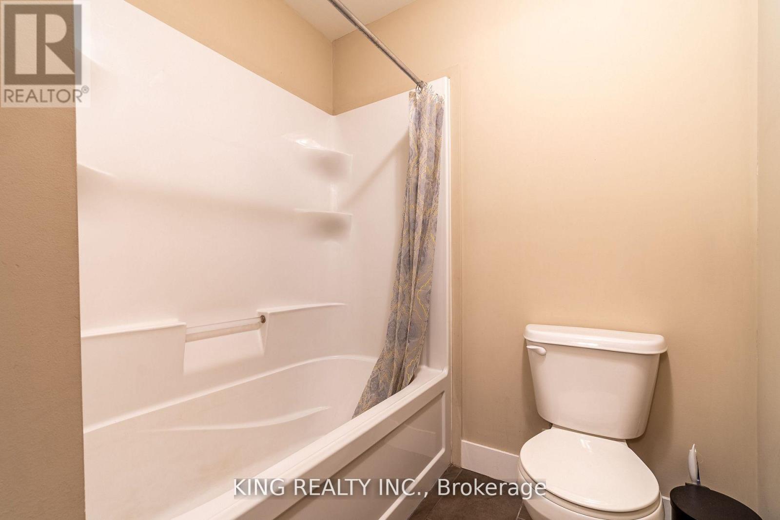 135 - 1960 Dalmagarry Road E, London North, Ontario  N6G 0T8 - Photo 26 - X12640902