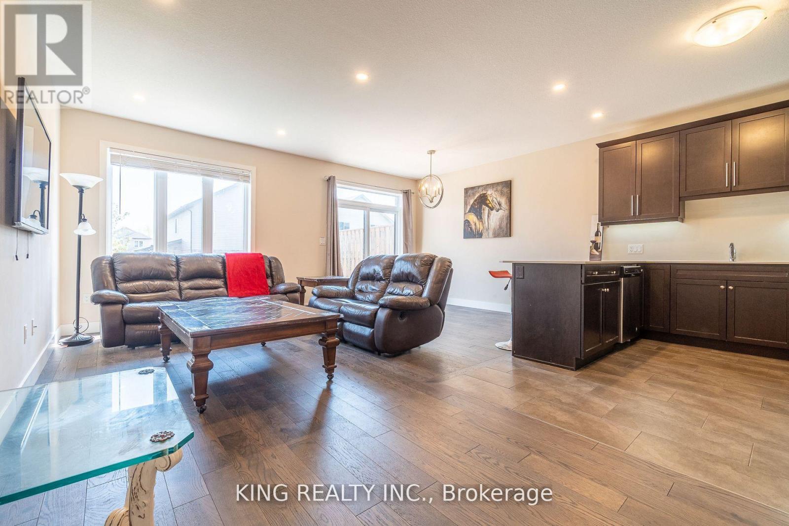 135 - 1960 Dalmagarry Road E, London North, Ontario  N6G 0T8 - Photo 7 - X12640902