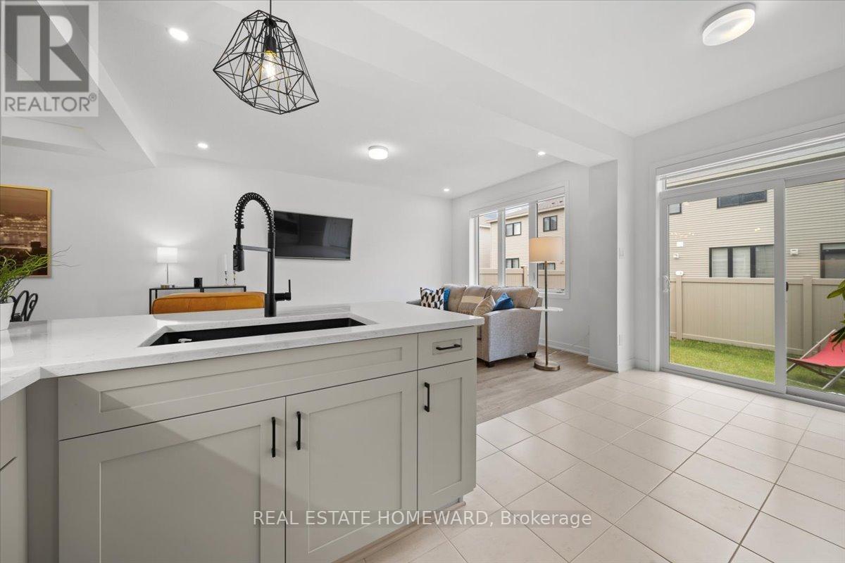 52 Kindred Row, Ottawa, Ontario  K2S 3A1 - Photo 6 - X12640908