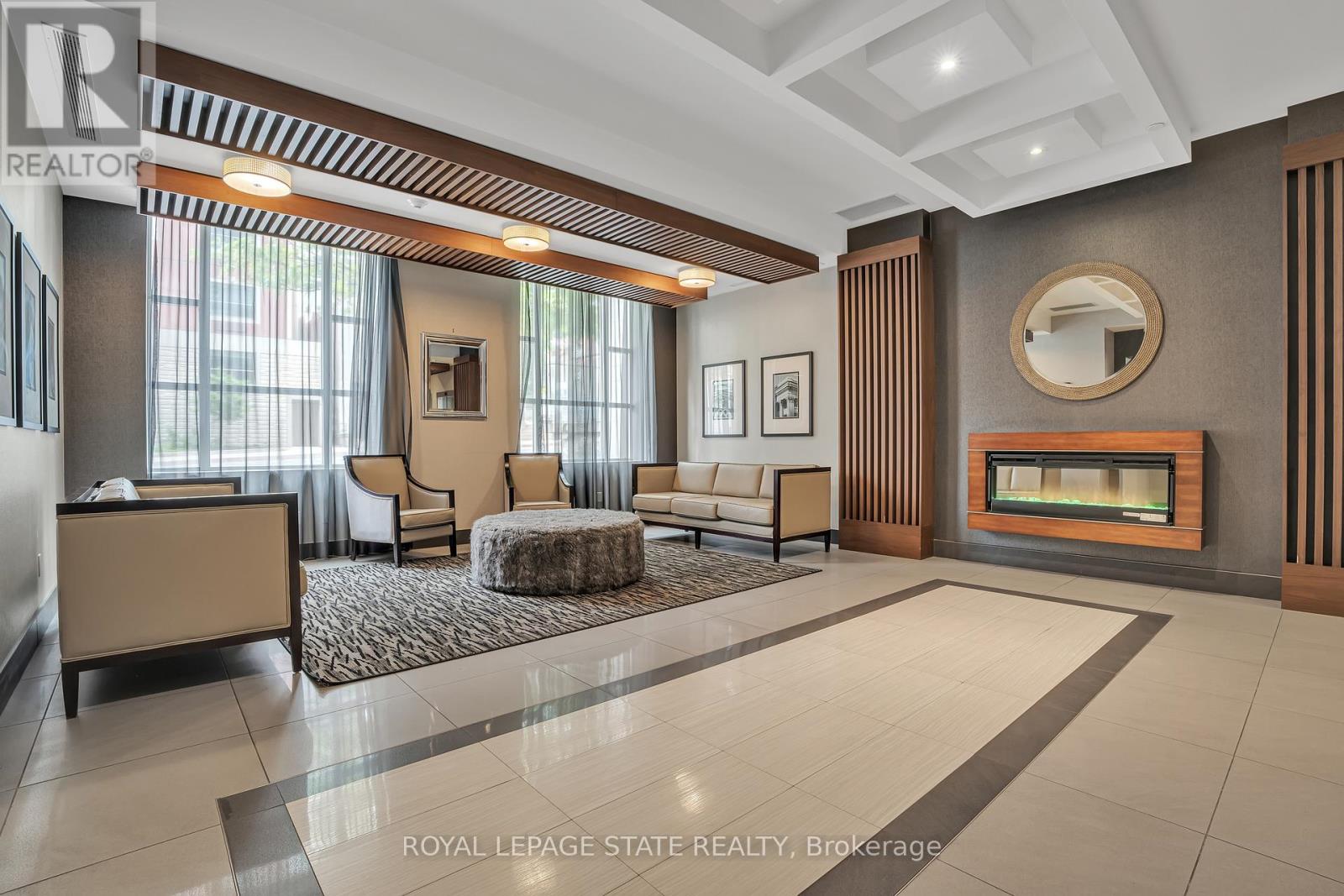 910 - 150 Main Street W, Hamilton, Ontario  L8P 1H8 - Photo 3 - X12640968