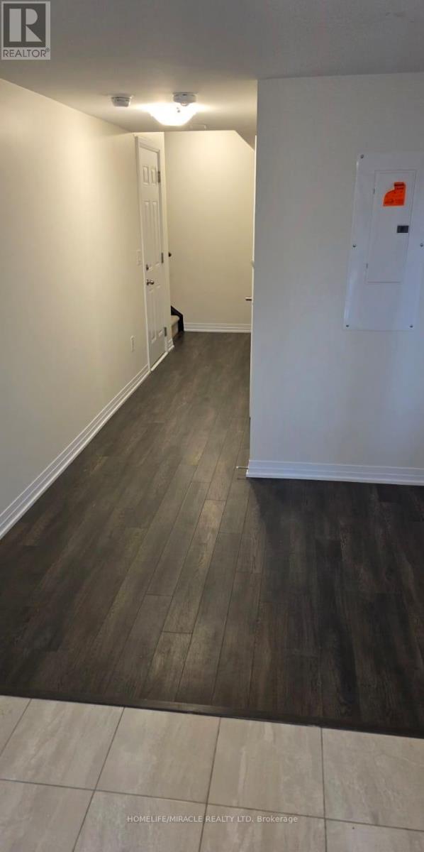 914 - 585 Colborne Street, Brantford, Ontario  N3S 0K4 - Photo 2 - X12640978