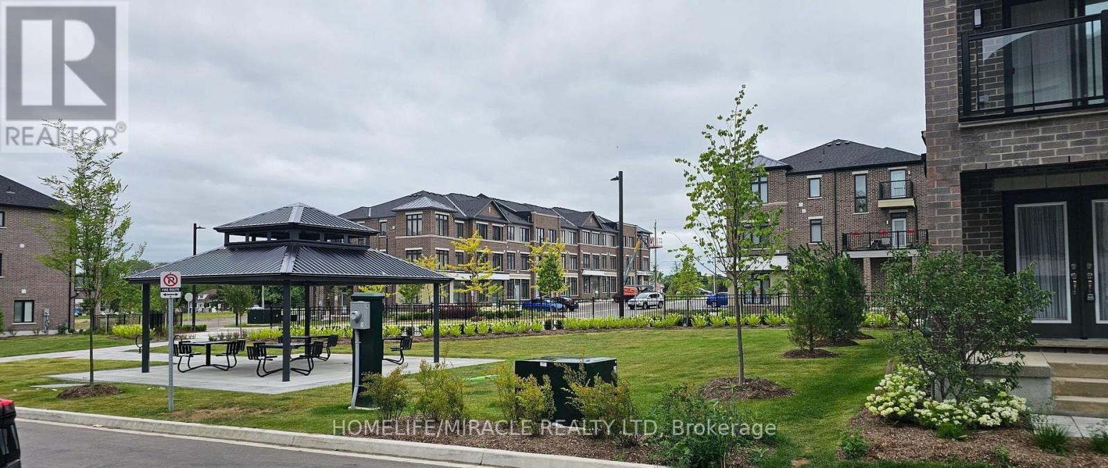 914 - 585 Colborne Street, Brantford, Ontario  N3S 0K4 - Photo 3 - X12640978