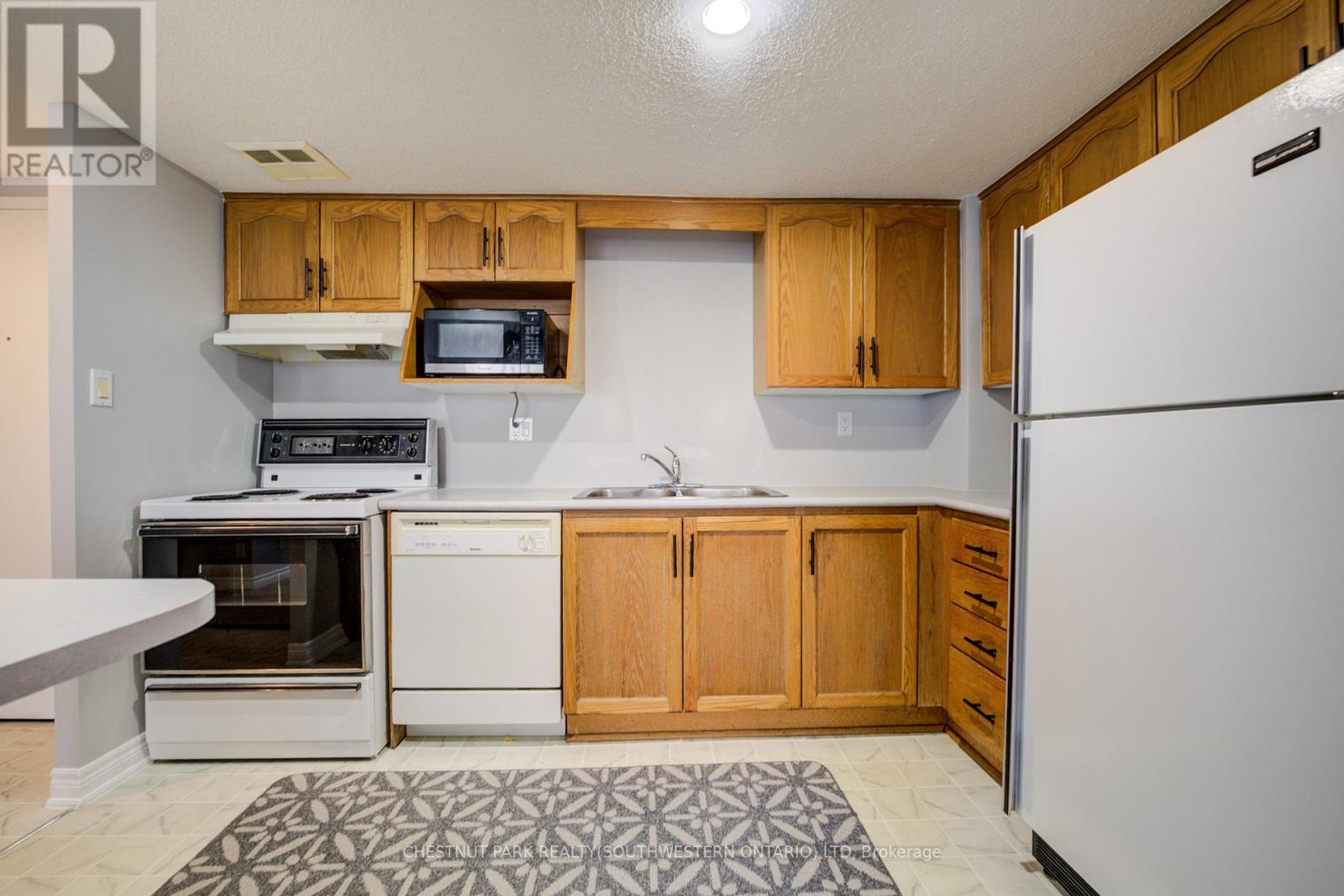 507 - 260 Sheldon Avenue N, Kitchener, Ontario  N2H 6P2 - Photo 4 - X12640994