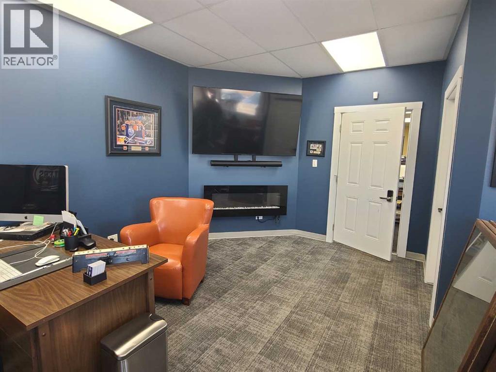 7810 102 Avenue, Peace River, Alberta  T8S 1R2 - Photo 5 - A2202161