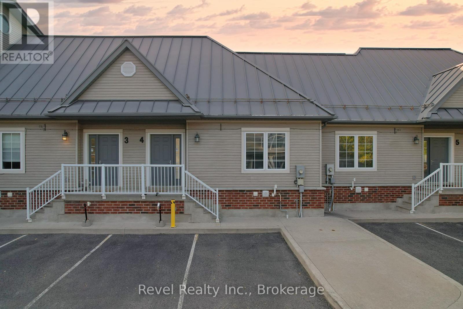 4 - 64 River Road E, Wasaga Beach, Ontario L9Z 2L1 - Photo 2 - S12641038