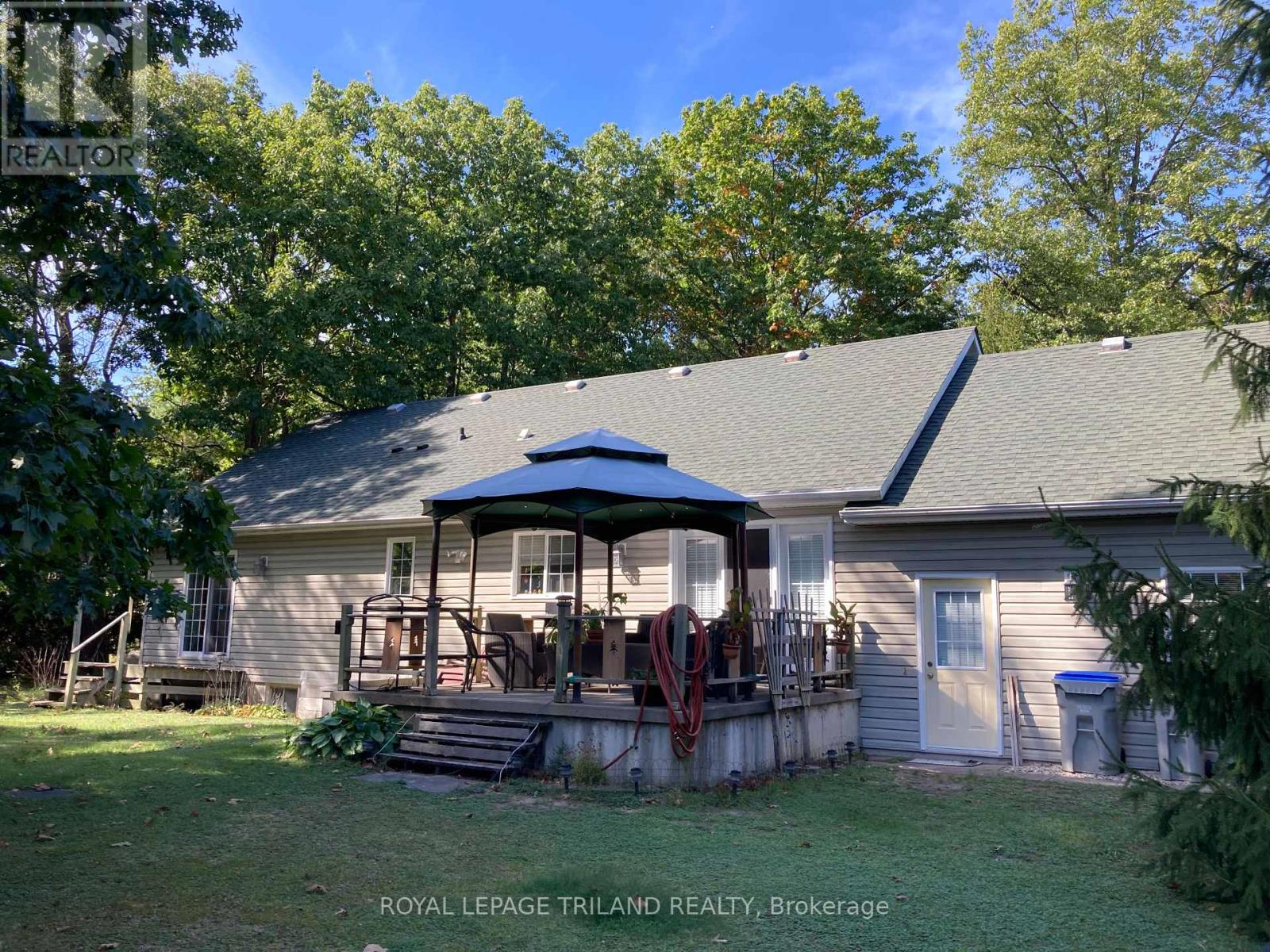 9909 Northville Crescent, Lambton Shores, Ontario  N0M 2N0 - Photo 24 - X12556264