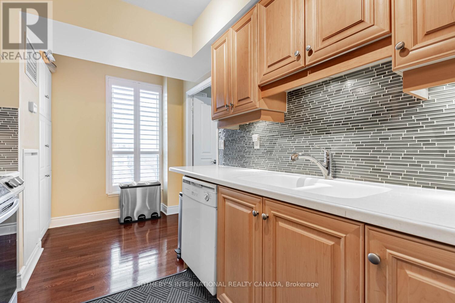 907 - 10 Delisle Avenue, Toronto, Ontario  M4V 3C6 - Photo 10 - C12640956